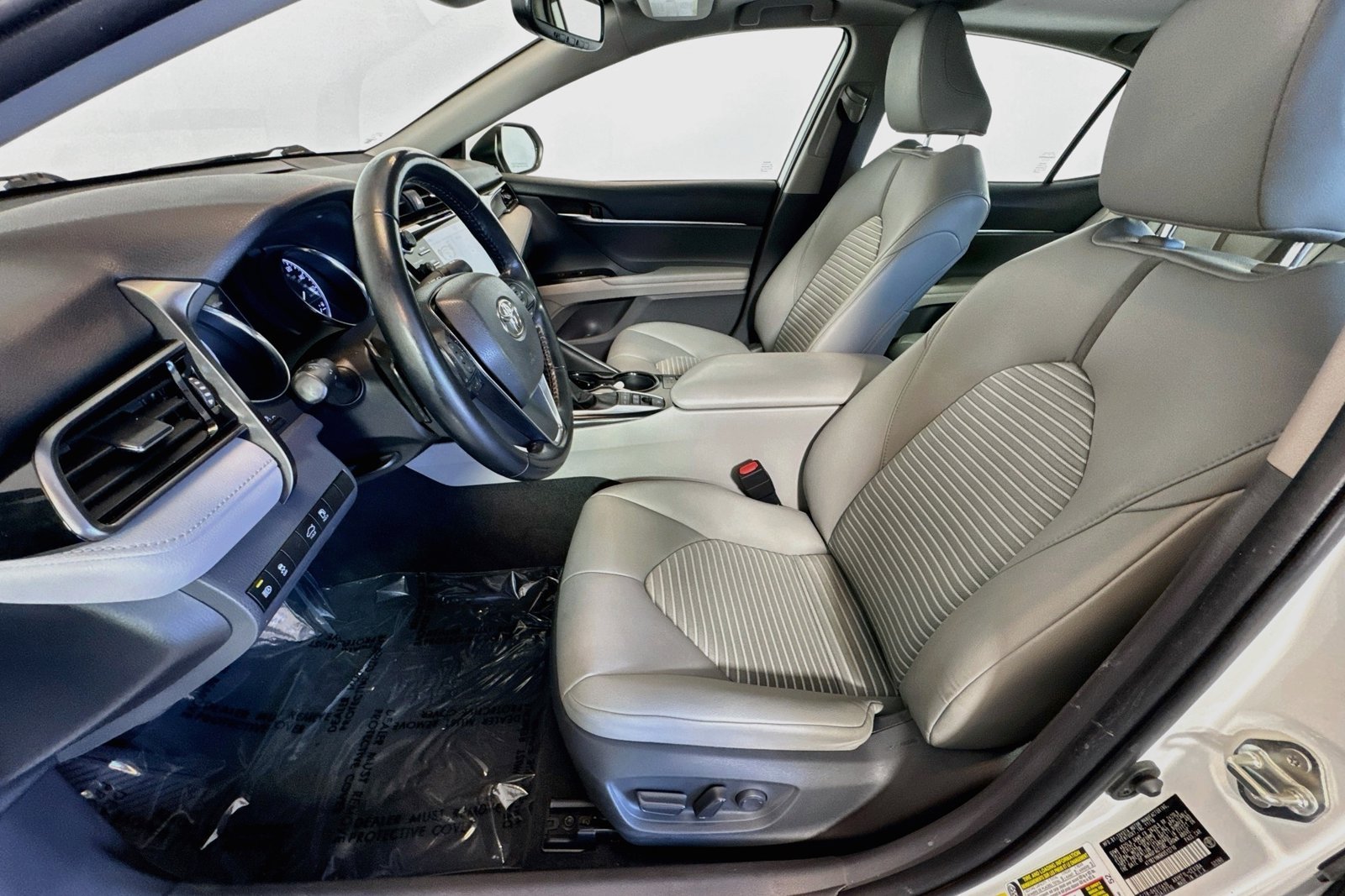 Used 2019 White Toyota Hybrid SE image 19