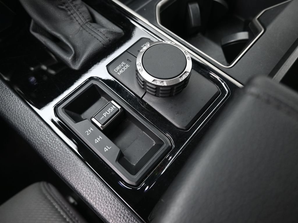 Used 2023  Toyota SR5 image 30
