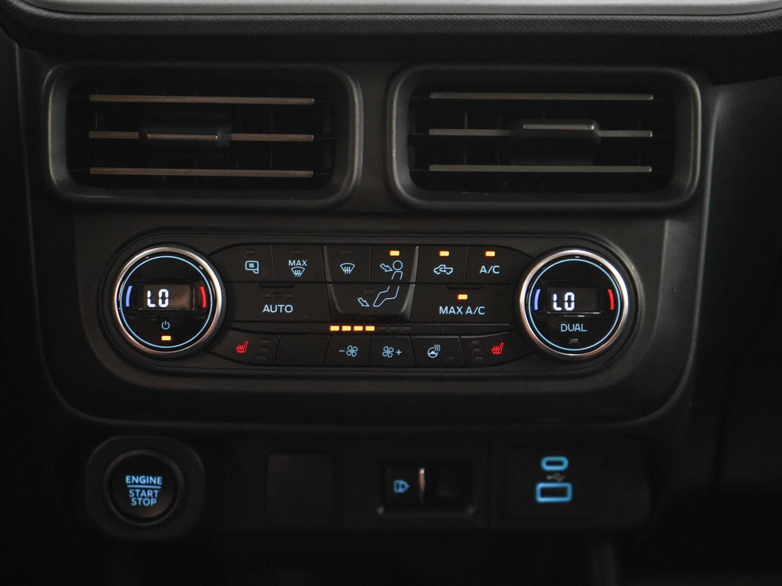 Used 2022 Gray Metallic Ford Lariat image 19
