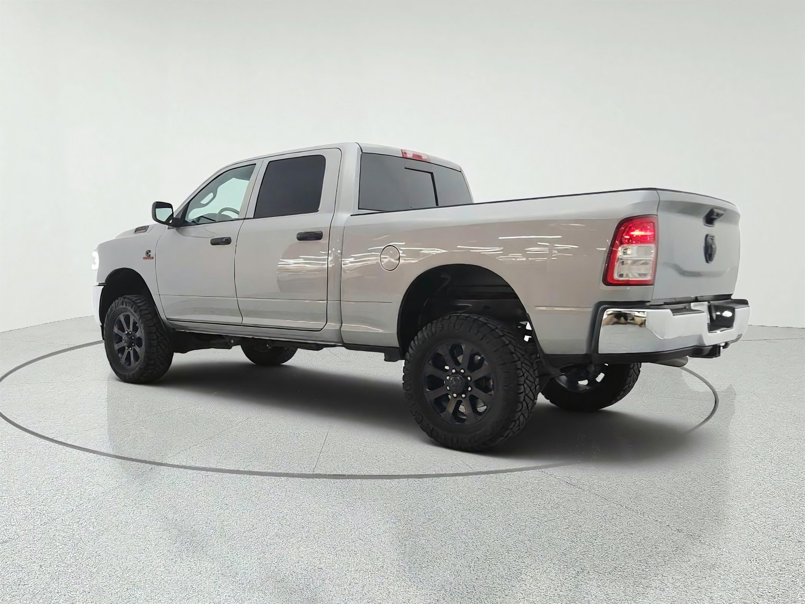 Used 2022 Billet Silver Metallic Clearcoat Ram Tradesman 4x4 Crew Cab 6'4 Box image 7