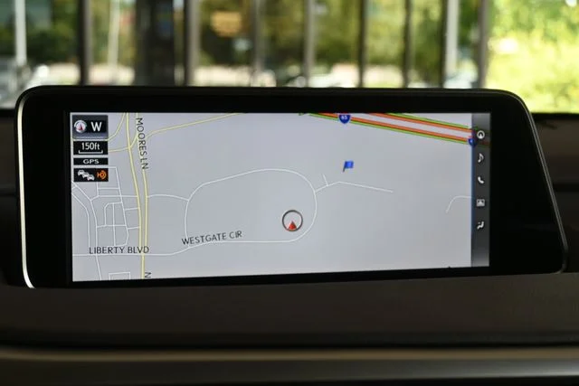 Used 2019 White Lexus 350 image 32