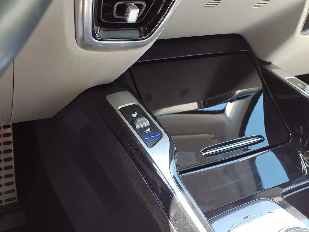 Used 2023 Steel Gray Kia SX Prestige image 5