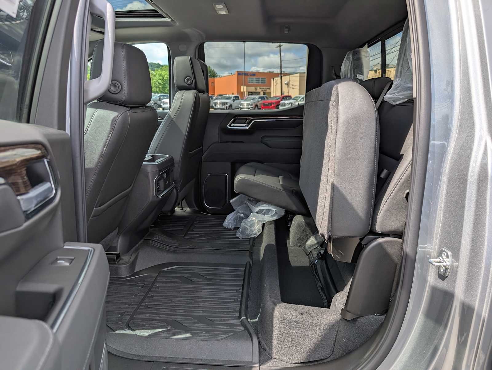 New 2026 Sterling Metallic GMC Elevation image 21
