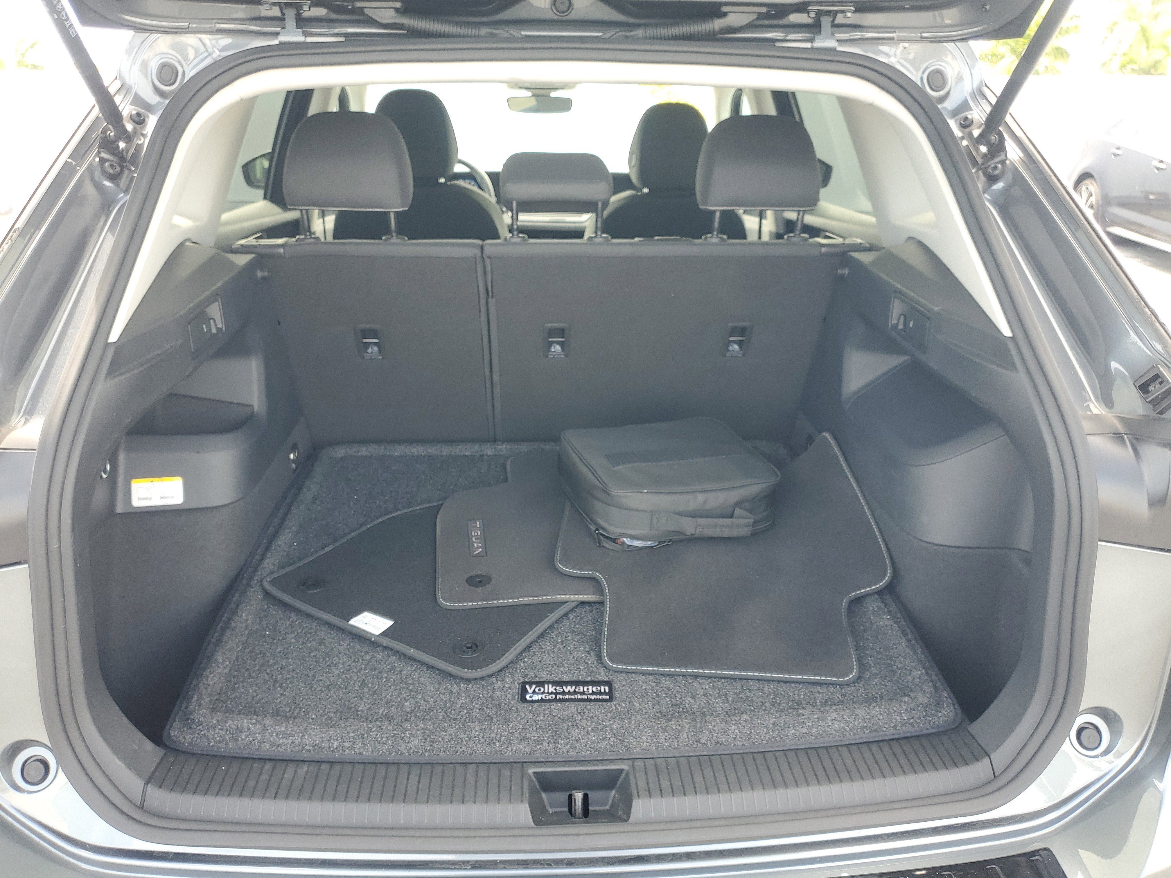 Used 2025 Platinum Gray Metallic Volkswagen S image 8