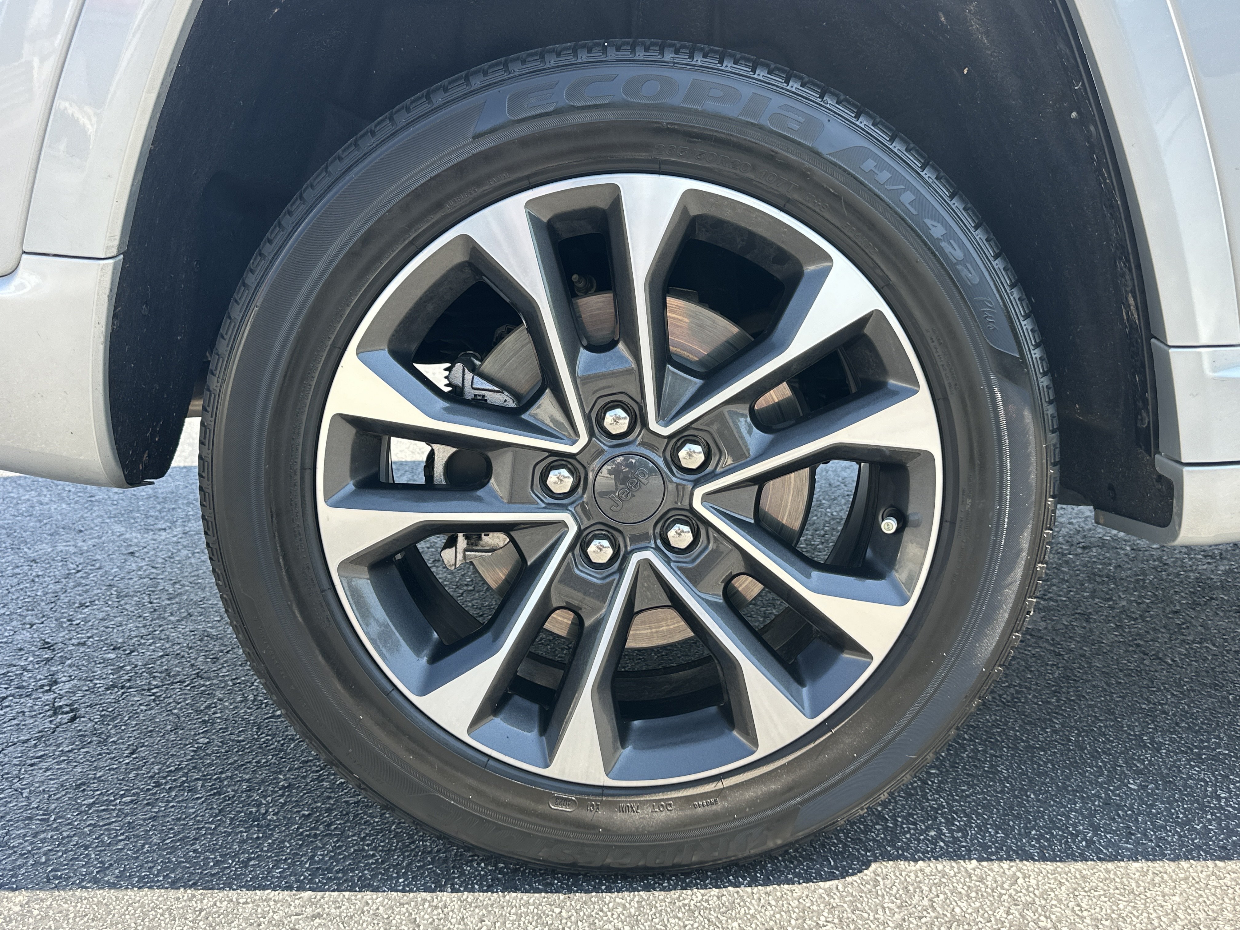 Used 2024 Silver Zynith Jeep Overland image 18