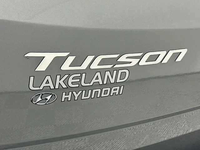 New 2026 Hyundai TUCSON SE