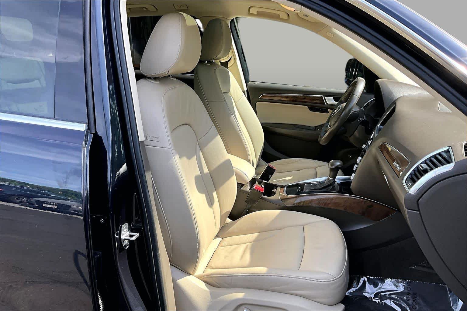 Used 2015 Moonlight Blue Metallic Audi Premium Plus image 8