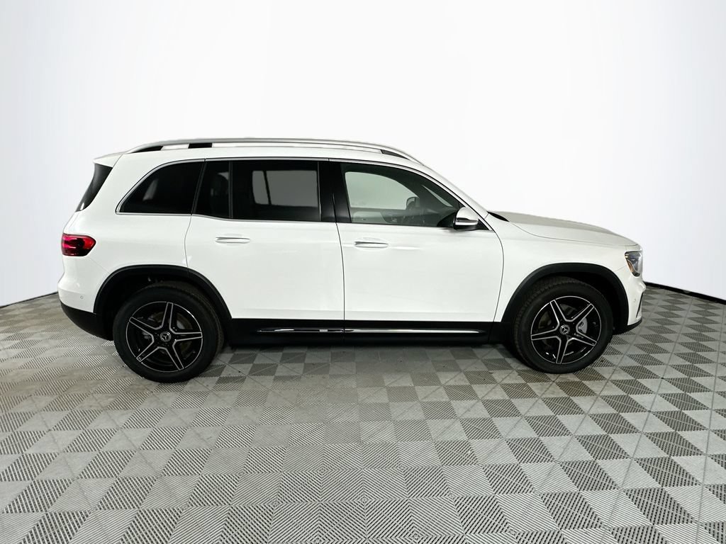 New 2026 Polar White Mercedes-Benz GLB 250 image 39