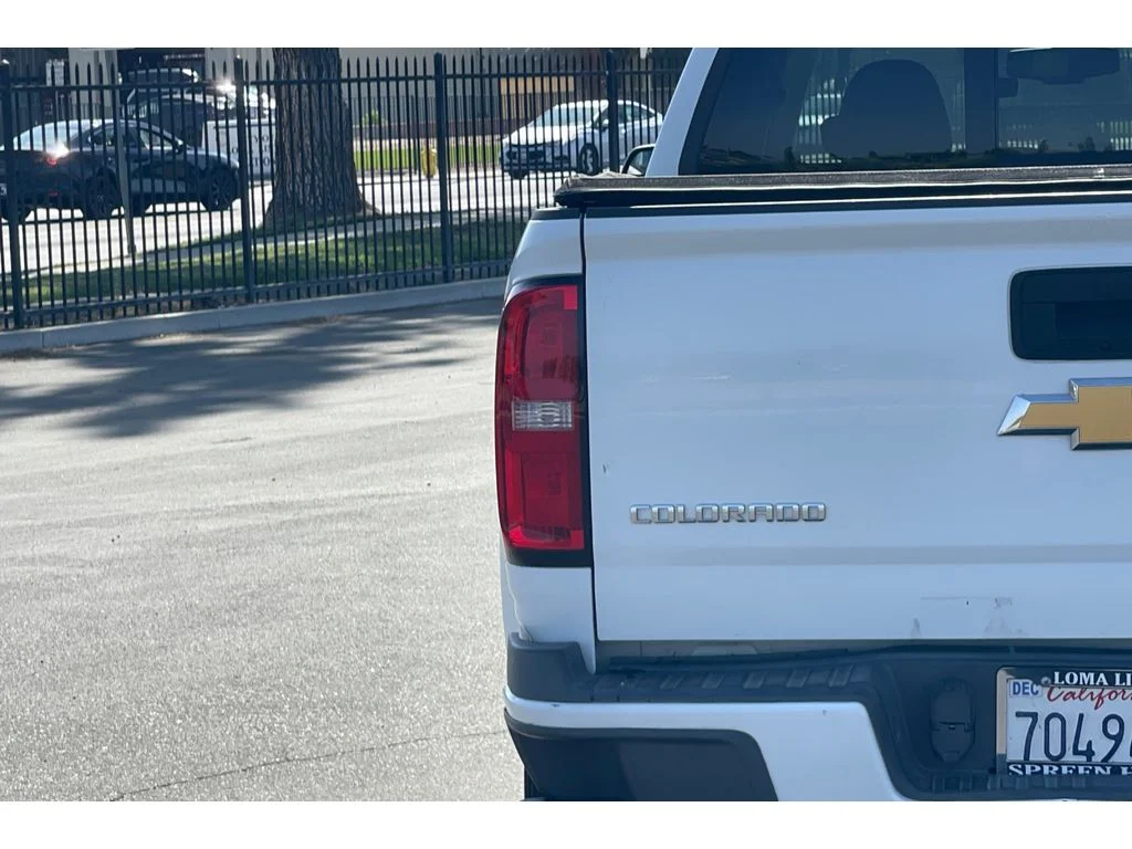Used 2016 Summit White Chevrolet 4WD Z71 image 14