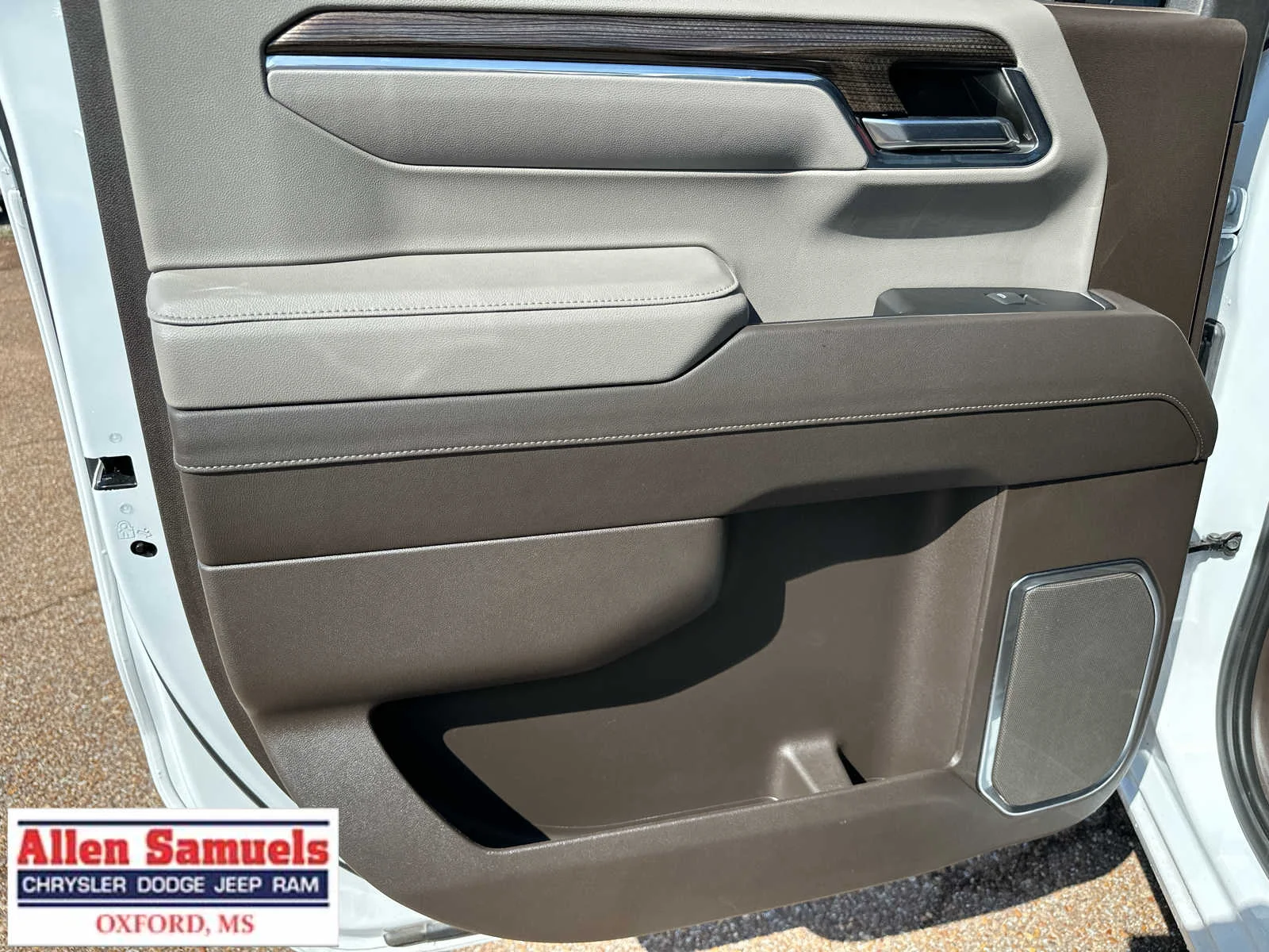 Used 2024 Summit White Chevrolet RST image 51
