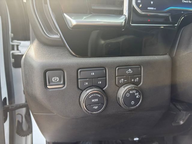 Used 2024 Summit White Chevrolet LT image 5