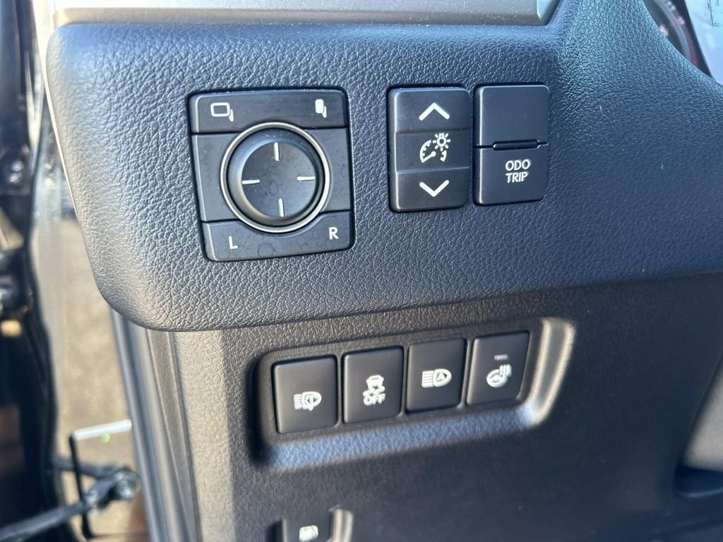 Certified Used 2021 Onyx Black Lexus 460 image 31