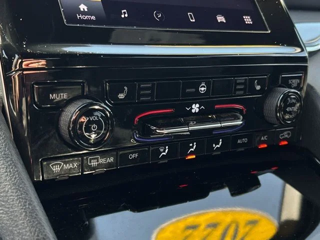 Used 2022 Gray Jeep Altitude image 40