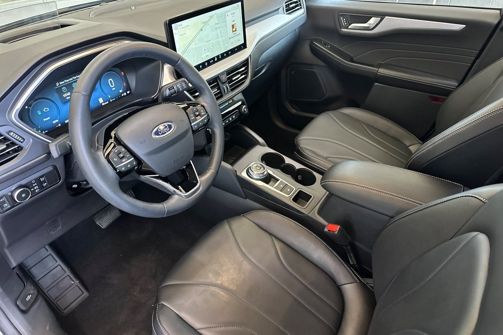 Used 2025 Silver Ford Platinum image 9