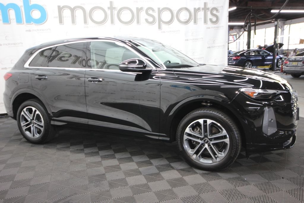 2025 Audi Q5 Premium - Photo 10