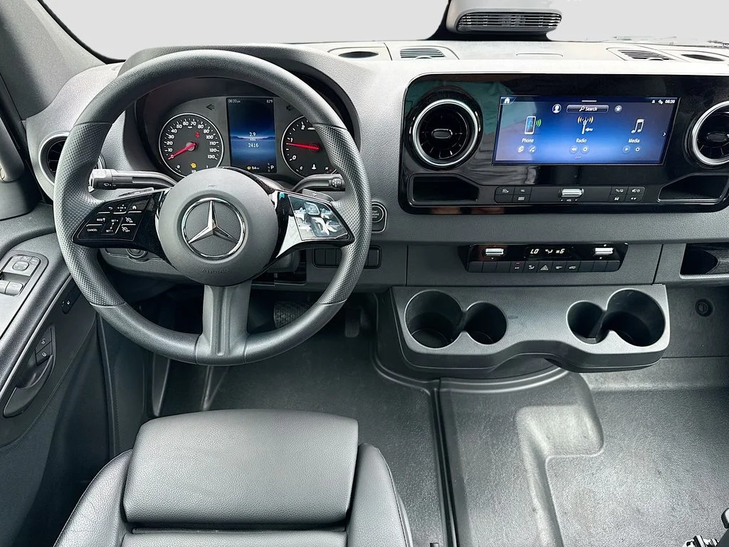 Used 2025 White Mercedes-Benz Cargo 144 WB image 21