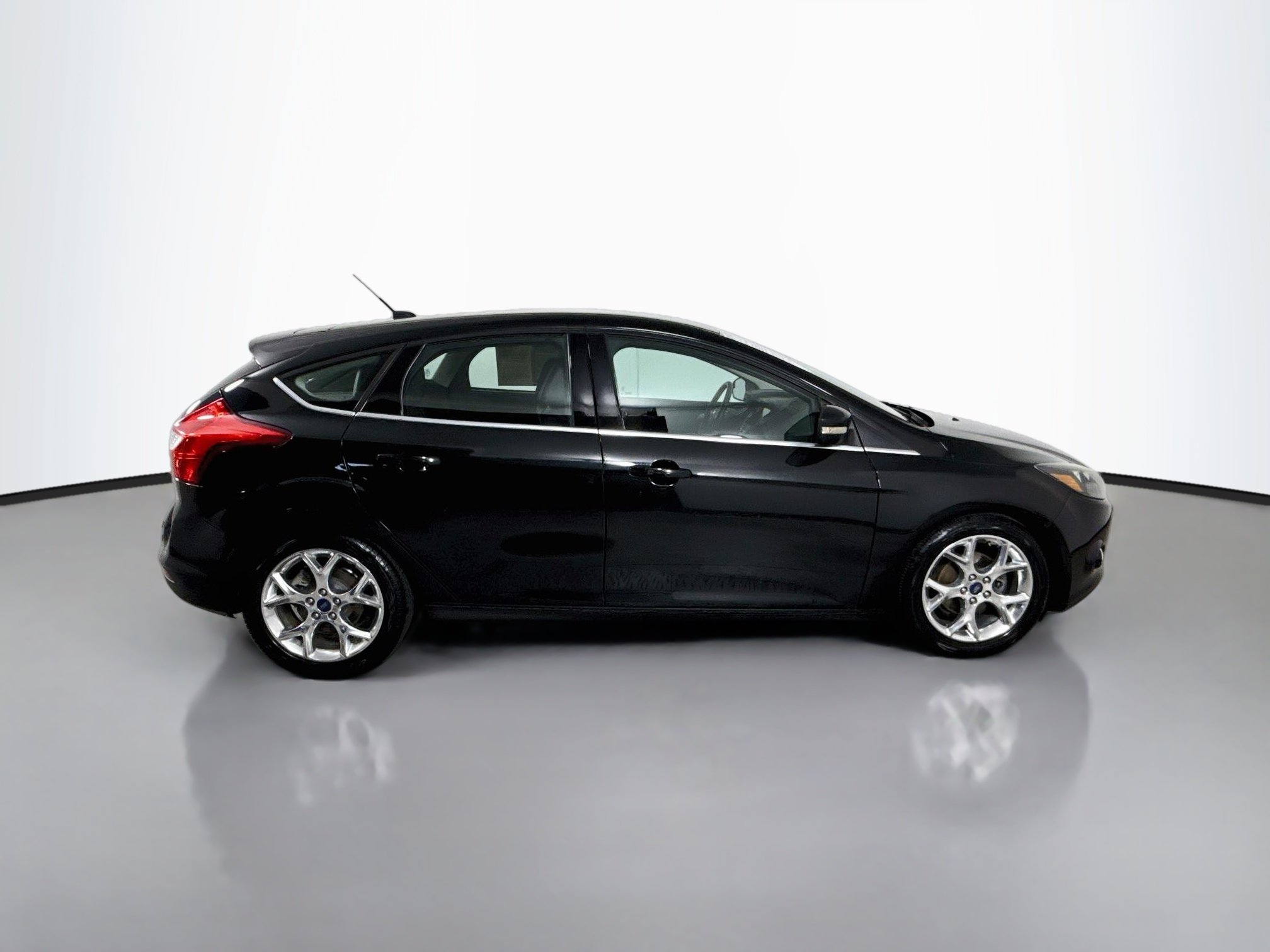 Used 2014 Tuxedo Black Metallic Ford Titanium image 8