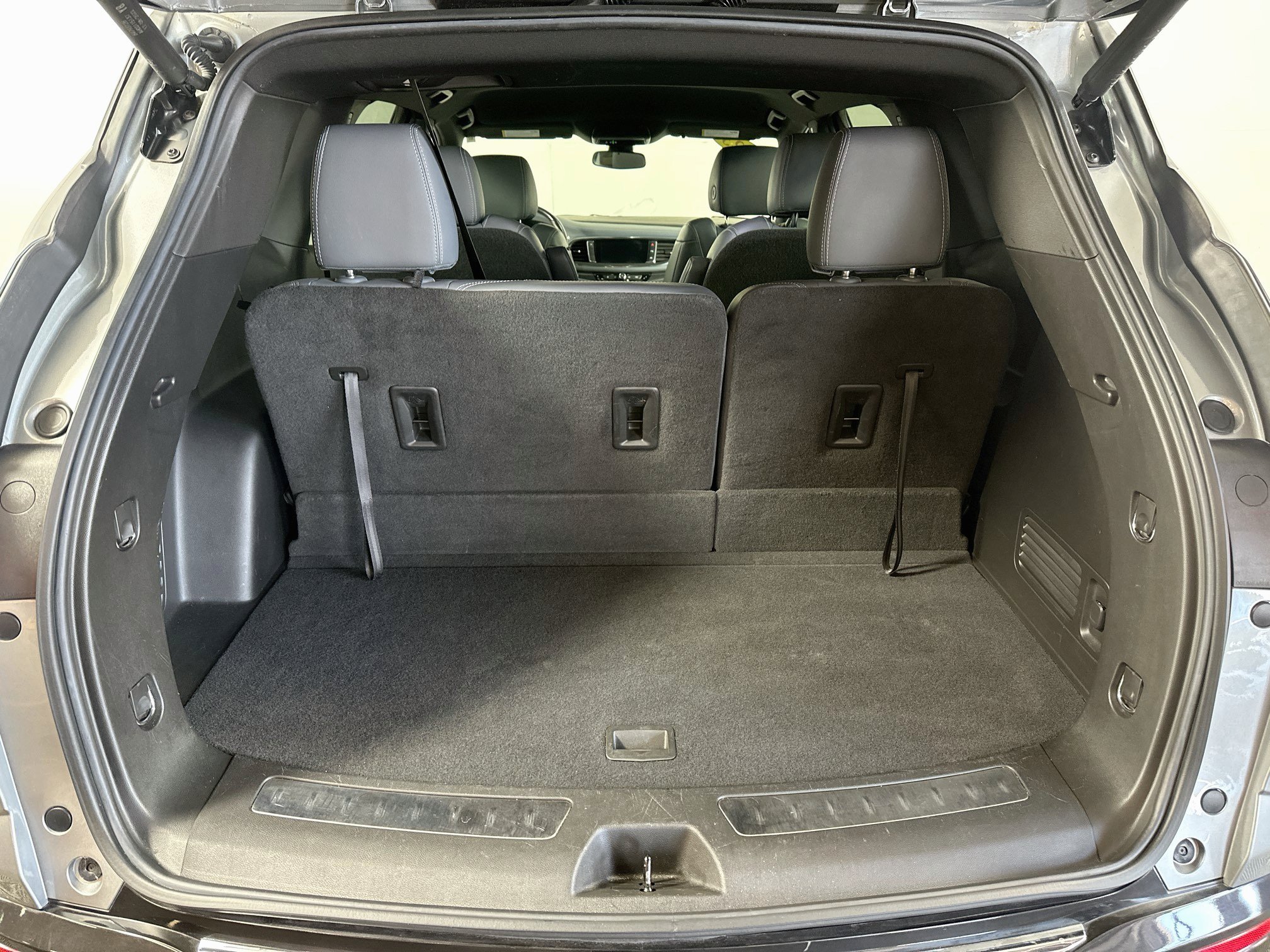 Used 2023 Moonstone Gray Metallic Buick Essence image 25