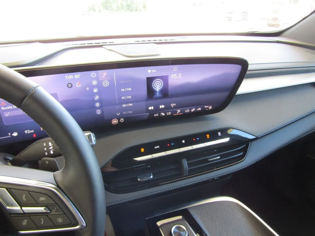 Used 2025 White Buick Preferred image 32