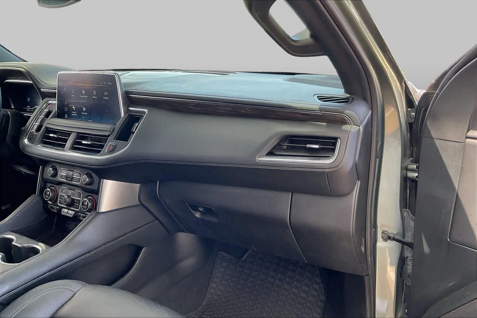 Used 2024 Silver Sage Metallic Chevrolet Z71 image 18