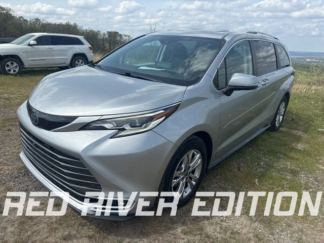 2023 Toyota Sienna Platinum