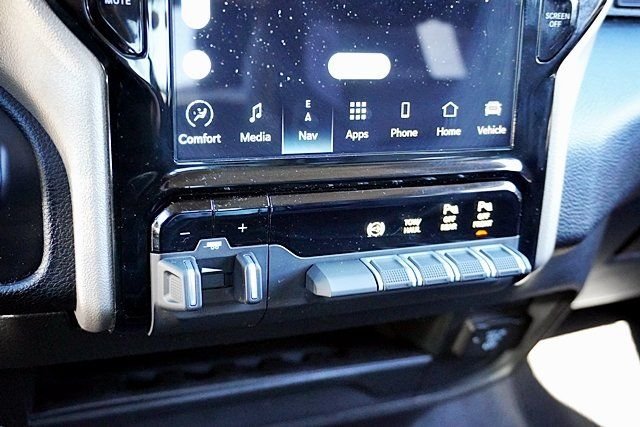 Used 2024 Silver Ram Laramie image 29