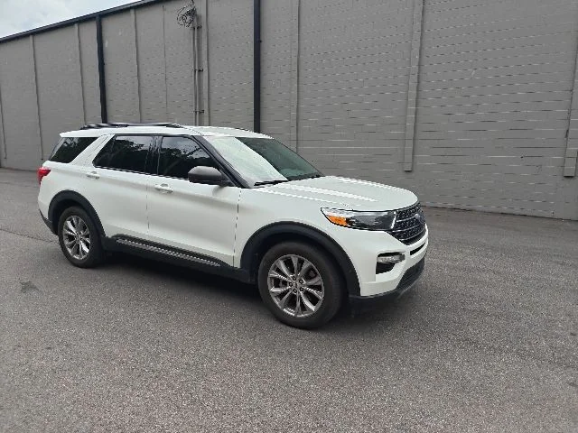 2023 Ford Explorer XLT RWD's photo