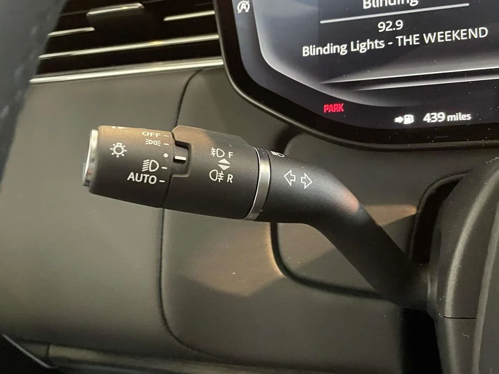 New 2026 Carpathian Grey Land Rover SE image 38