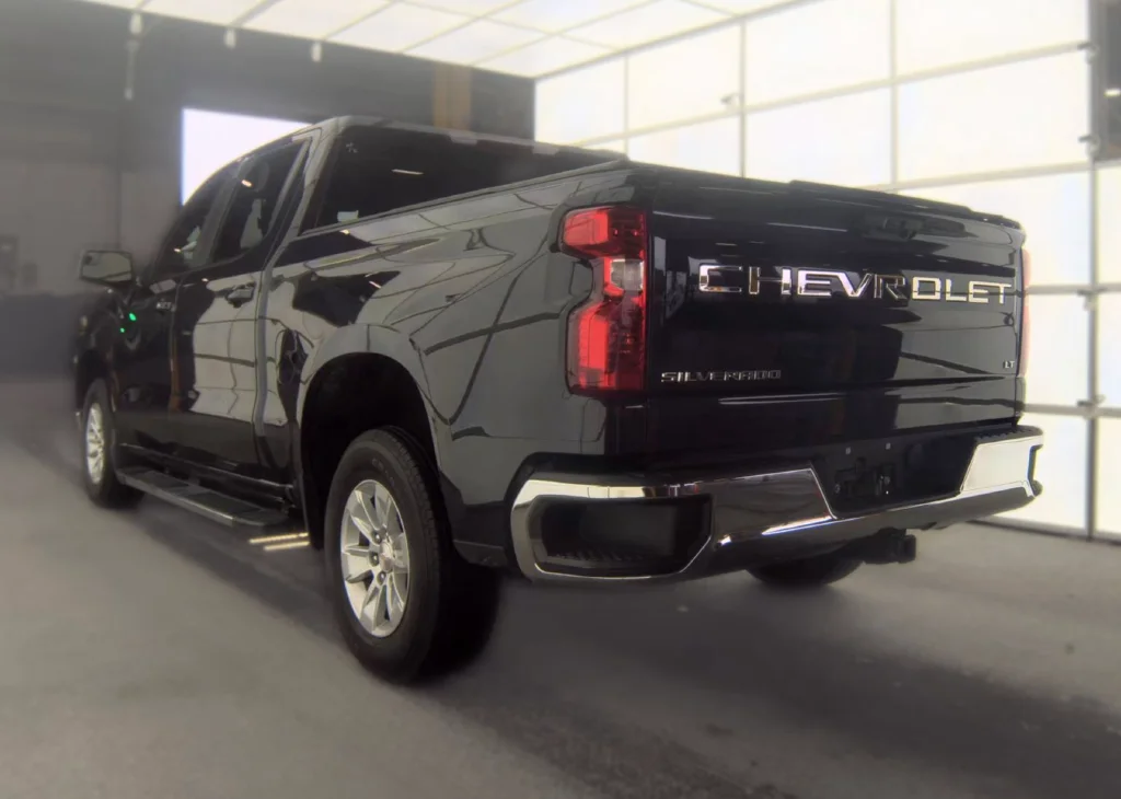 Used 2023 Gray Chevrolet LT image 2