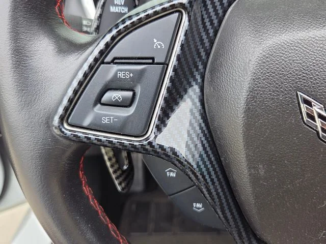Used 2015 White Chevrolet Stingray image 24