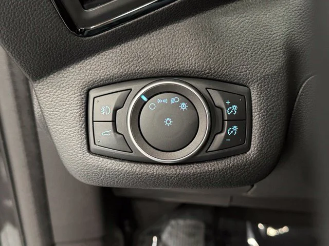Used 2018 Gray Ford Titanium image 15