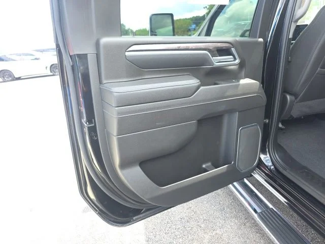 Used 2025 Black Chevrolet LTZ image 29