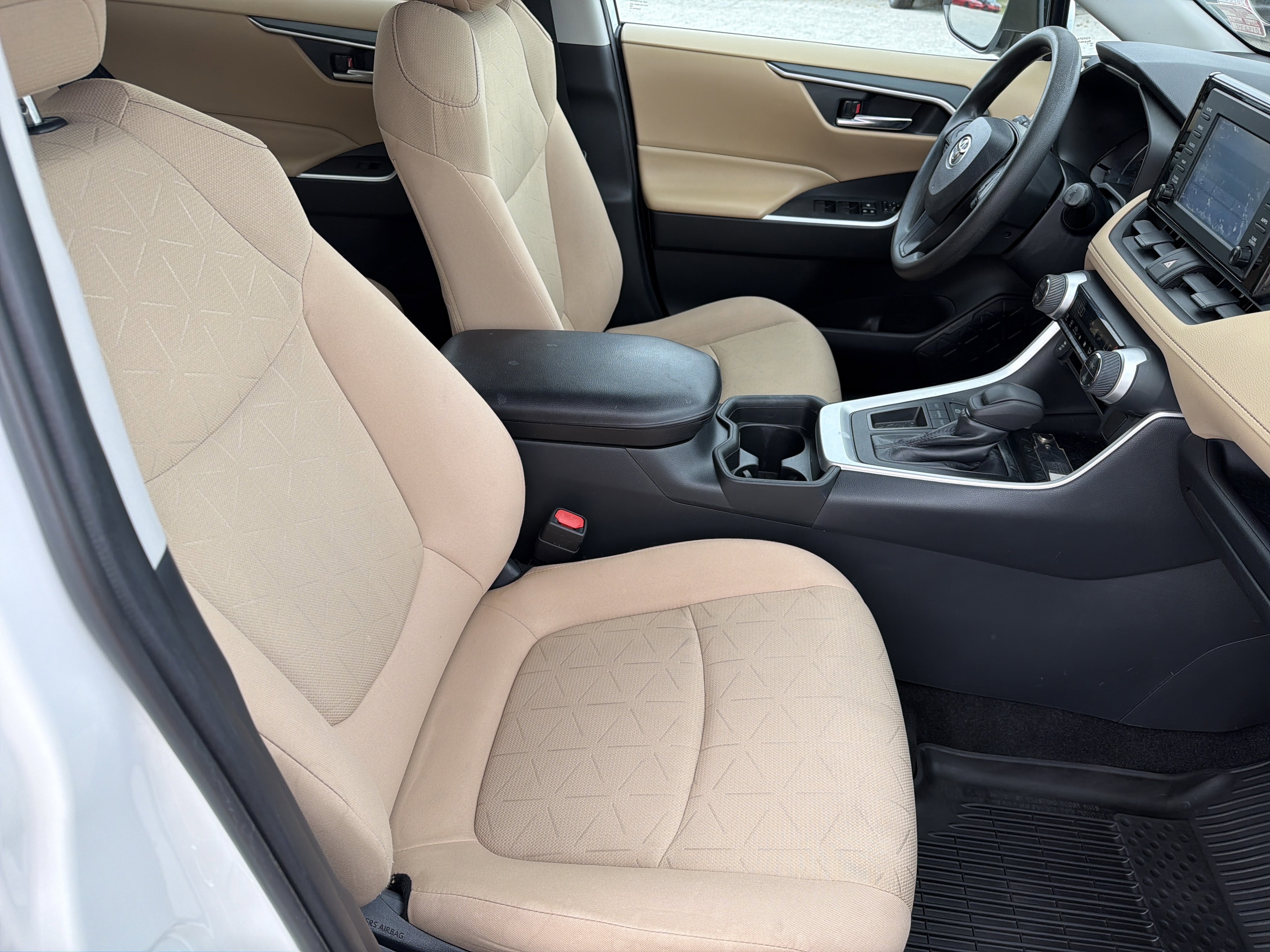 Used 2019 Super White Toyota XLE image 17