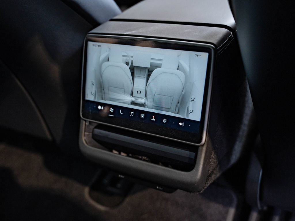 Used 2024 Stealth Gray Tesla  image 31