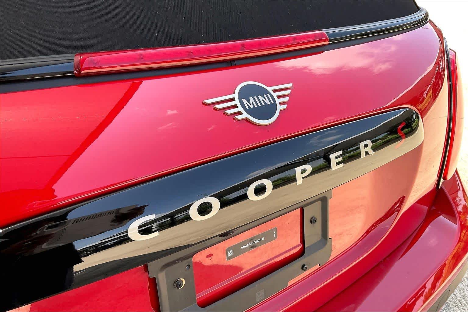 Used 2025 Chili Red II MINI Cooper S image 31