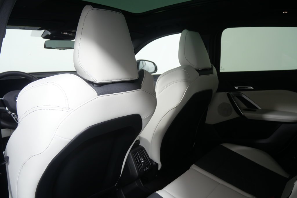 New 2027 Brooklyn Grey Metallic BMW xDrive28i image 17