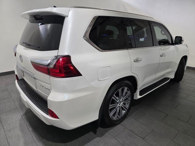 Used 2016  Lexus 570 image 5