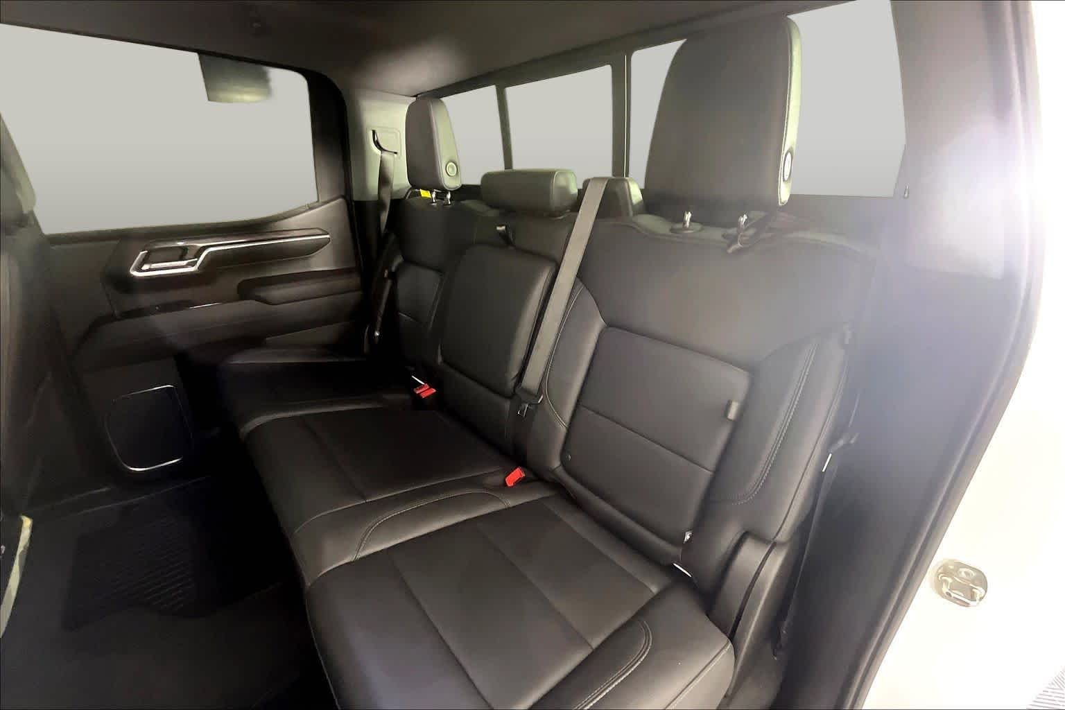 Used 2024 Summit White Chevrolet LTZ image 19