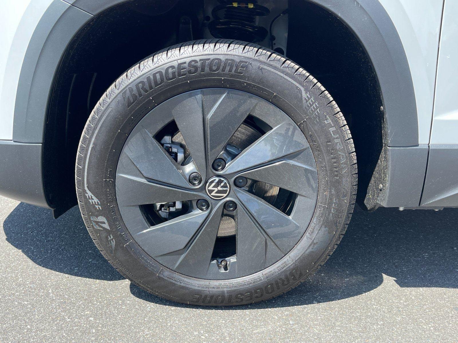 New 2026 Pure White Volkswagen S image 10