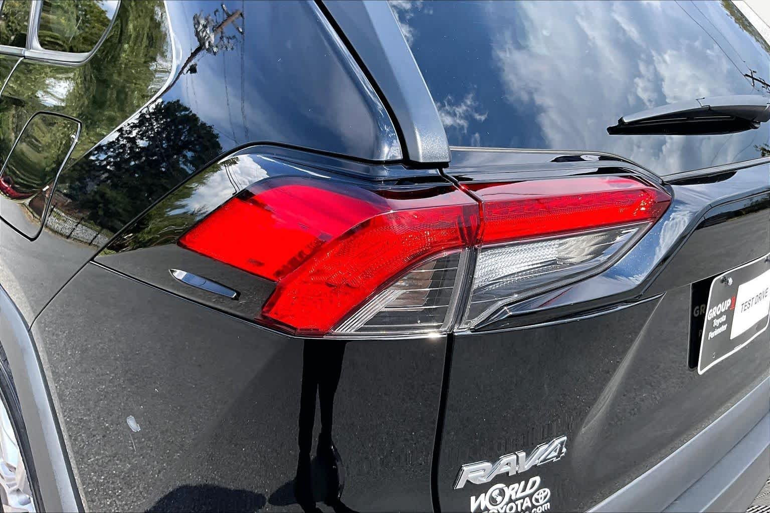 Used 2025 Midnight Black Metallic Toyota XLE image 29