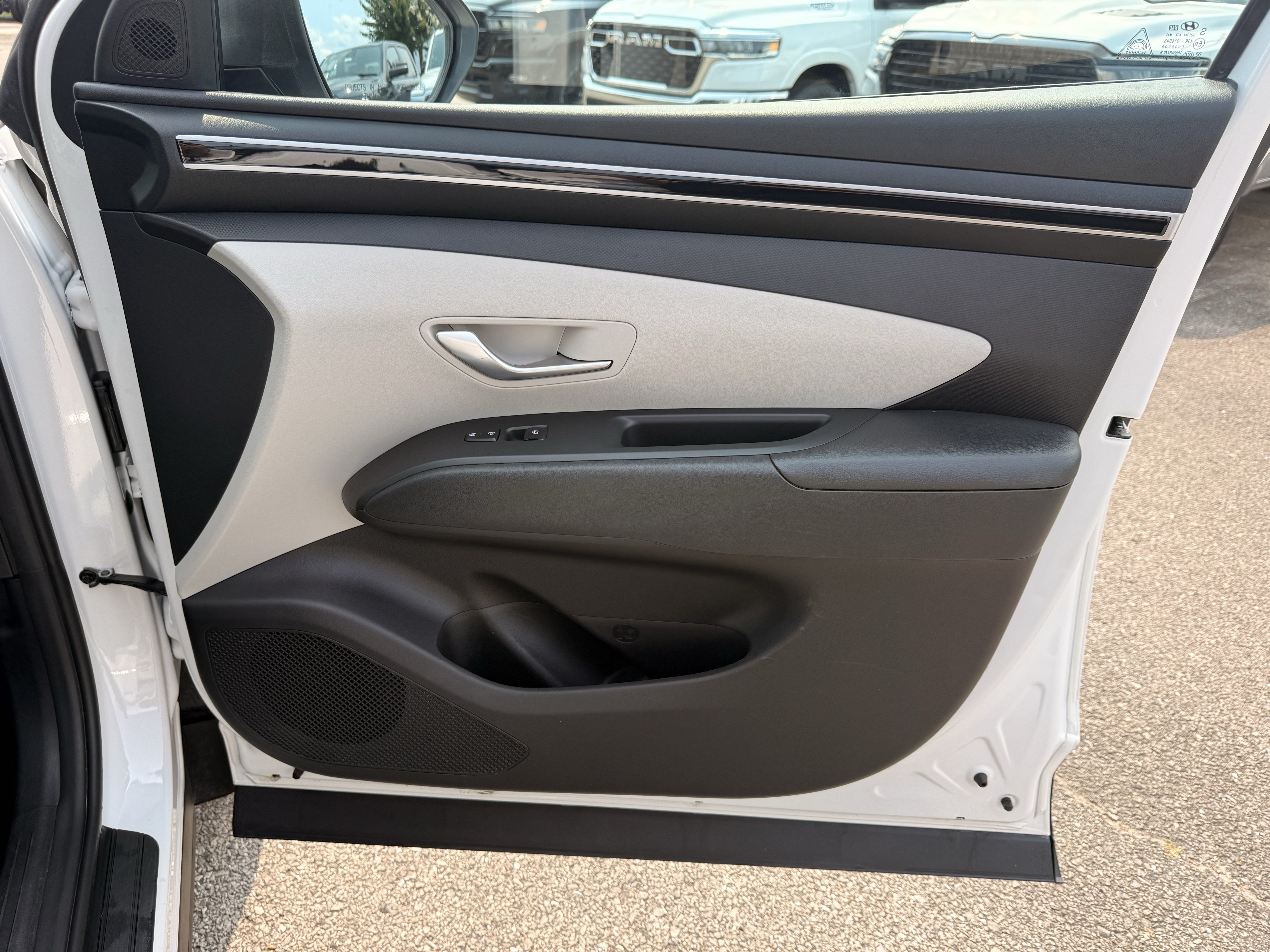 Used 2024 White Pearl Hyundai SEL image 18