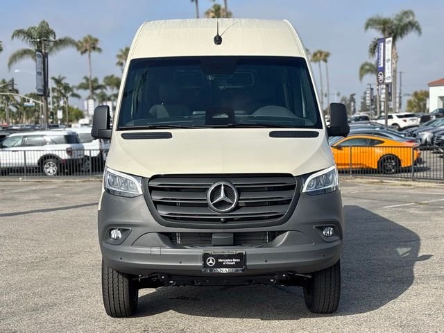 New 2026 Pebble Gray Mercedes-Benz Cargo 170 WB image 32