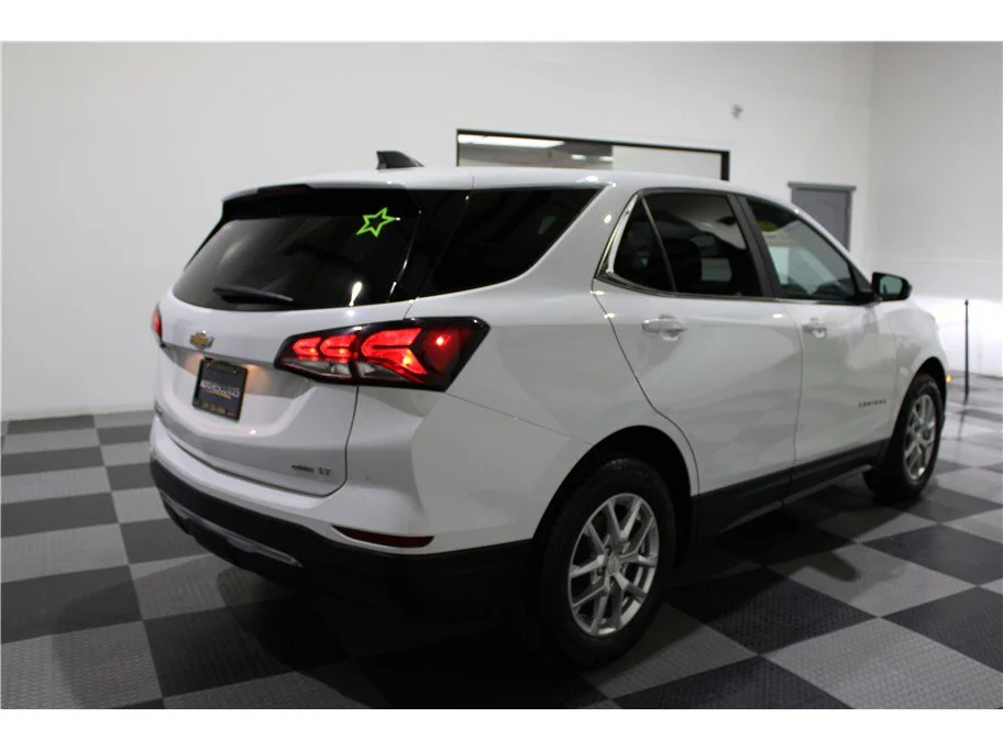 Used 2022 Summit White Chevrolet LT image 4