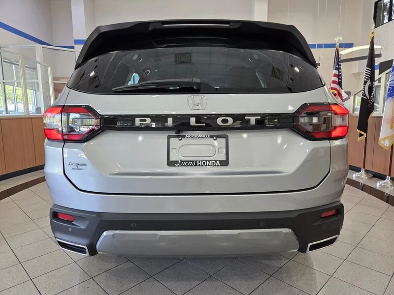 New 2026 Solar Silver Metallic Honda EX-L 2WD image 5