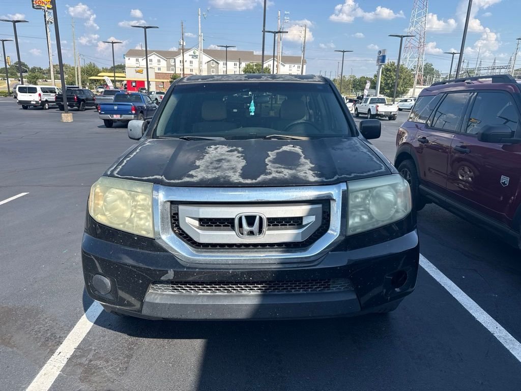 Used 2011  Honda LX image 2