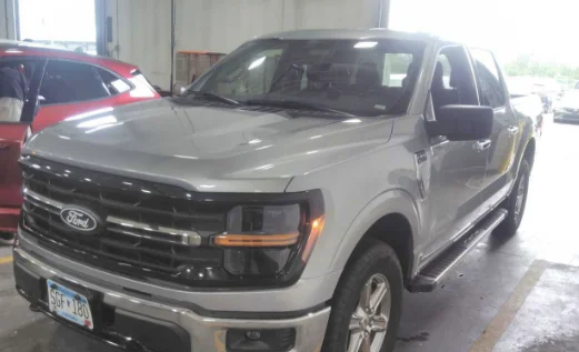 Used 2025 Silver Metallic Ford XLT image 8