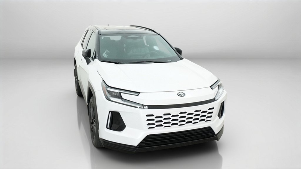 New 2026 Wind Chill Pearl with Midnight Black Metallic roof Toyota XSE image 6