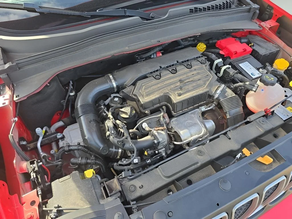 Used 2022  Jeep Latitude image 39
