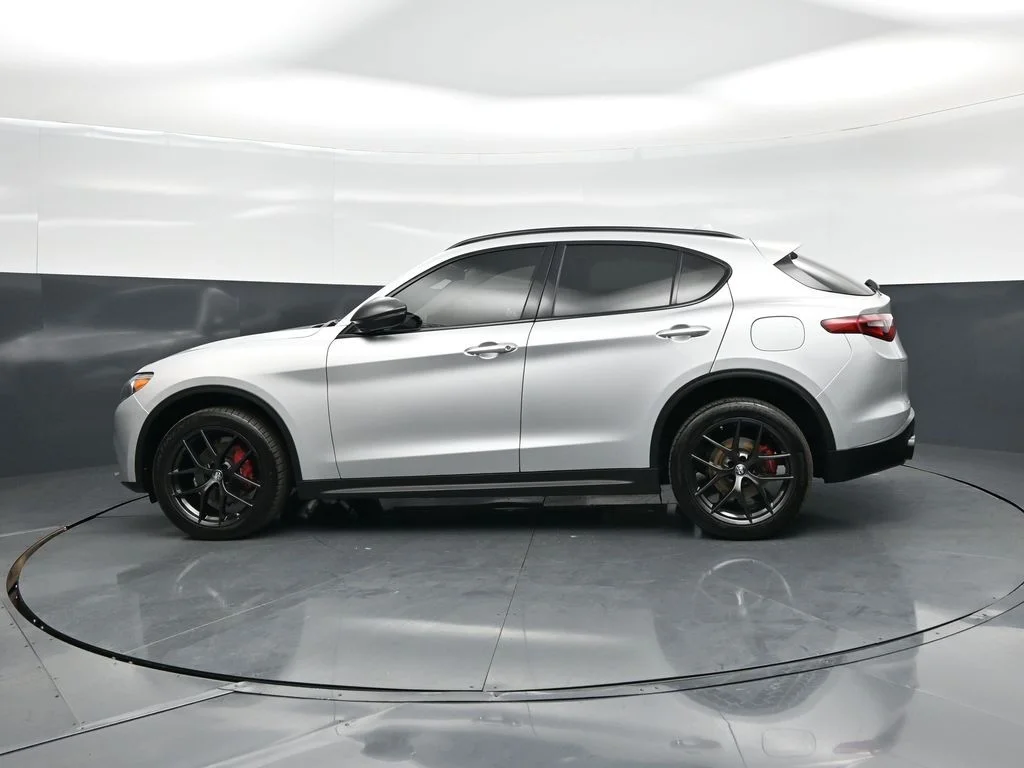 Used 2020 Gray Alfa Romeo Base image 26