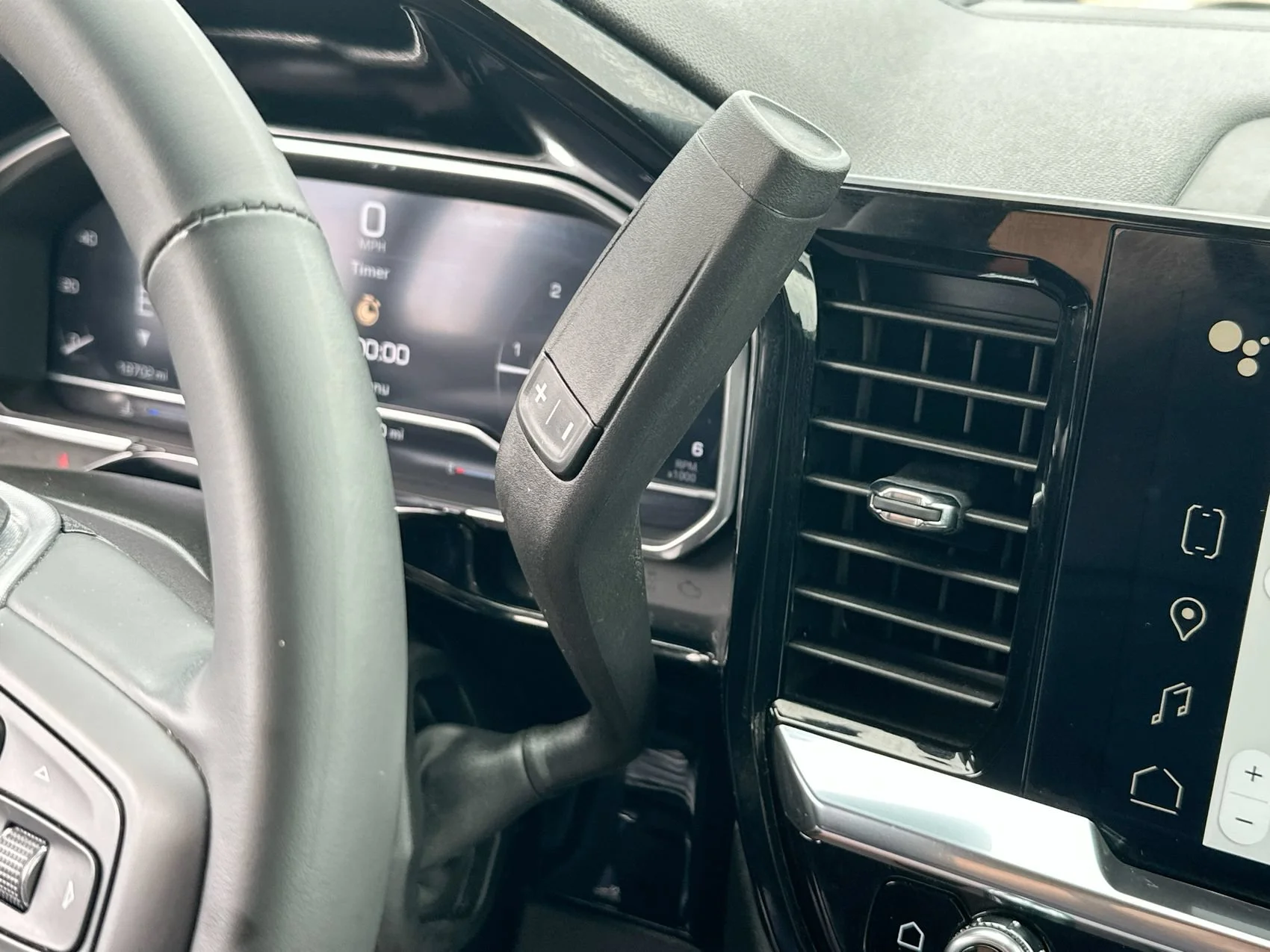 Used 2024 Summit White GMC Elevation image 20